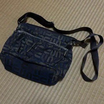 로고 네이비 숄더백