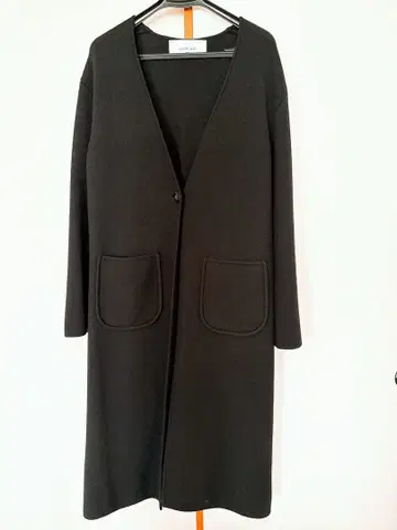 블랙 롱 코트 프론트 포켓 부착