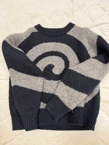 SHAGGIE 소용돌이 패턴 스웨터 긴팔