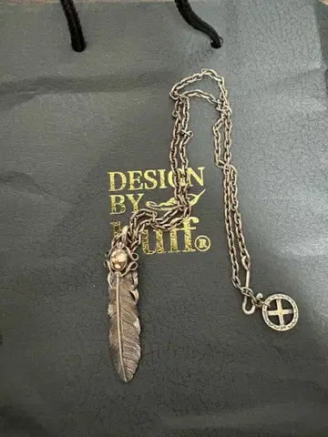 깃털 모티브 목걸이 실버색