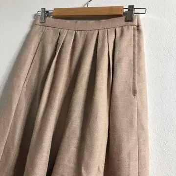 베이지 플리츠 롱 스커트