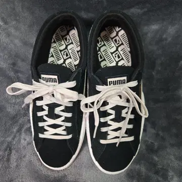 PUMA 블랙 스웨이드 스니커즈