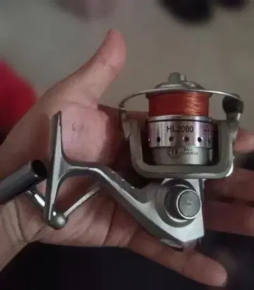 HL2000 스핀캐스트 릴 실버