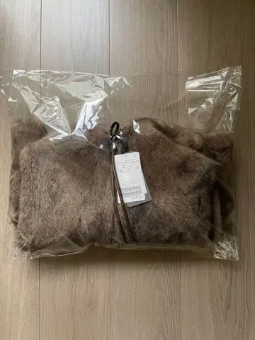 라빠르망 별주 [ LOU ANDREA ] HOOD VEST