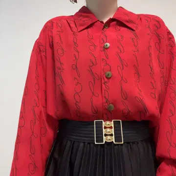 빨간색 레드 계열 영문 필기체 비침 패턴 셔츠 루즈핏 빅 사이즈 블라우스