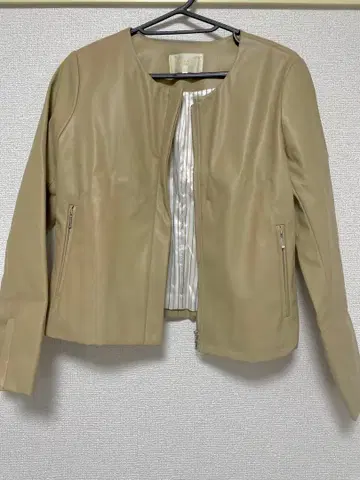 BEAMS HEART 베이지 노카라 자켓