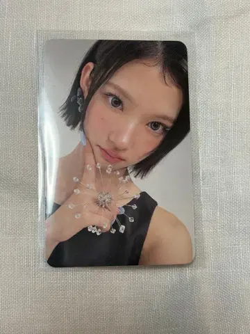 hearts2hearts focus 지우 트레이딩 카드