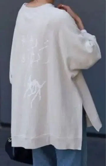 [ FRAMeWORK ] LEVI PATA 판초 맨투맨 내추럴