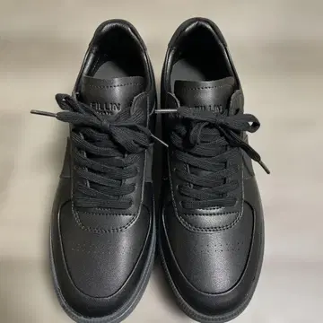 FILLIN 블랙 스니커즈