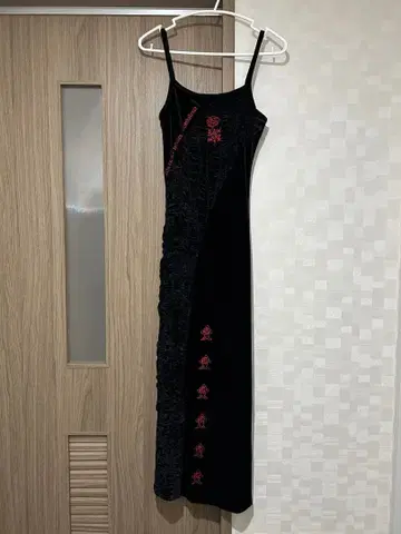 ROSE APPLE 블랙 슬립 드레스