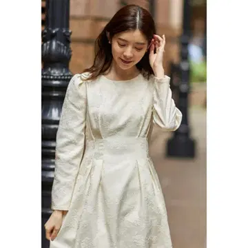 허리 턱 플라워 자카드 원피스 [ ranios 레니오스 ]