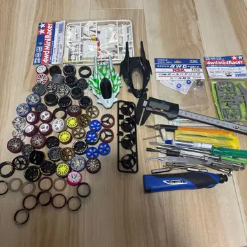 미니 사륜구동 부품 세트와 공구 (가격 인하 가능)