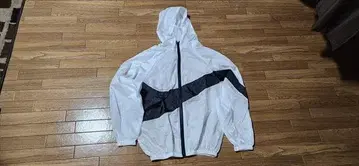 빅 스우시 윈드 브레이커_화이트_XL 사이즈_워킹