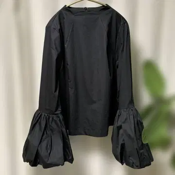 미사용 새상품 벌룬 슬리브 셔츠 블라우스 블랙