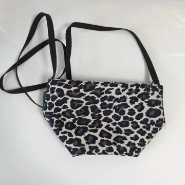 에르베샤 펠리에 숄더백