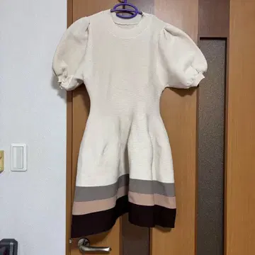 퍼프 슬리브 니트 원피스 아이보리