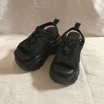 SLY CHUNKY TECH SNEAKER 통굽 샌들 슬라이