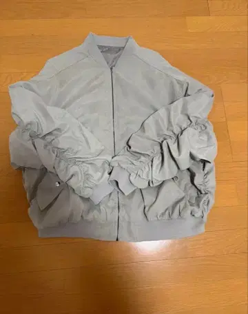 lveu. 루즈 개더 MA-1 블루종 라이트 그레이