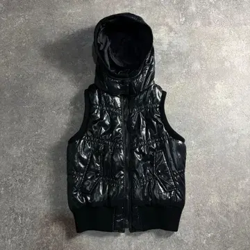 00s y2k 퍼 다운 베스트 광택감 풀 집업 블랙 시크 스타일