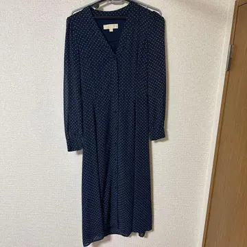 한 번밖에 입지 않았습니다. 입을 나이가 아니게 되어 판매합니다.