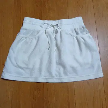 [ 택 포함 미사용 새상품 ] Heal Creek 화이트 스커트 M