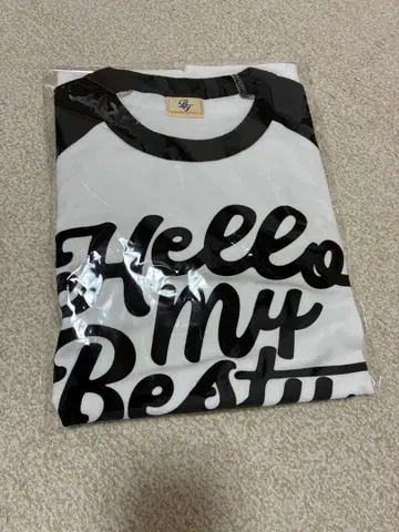 Hello my Besty 티셔츠