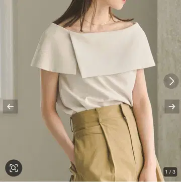 [새상품급] NOBLE 케이프 블라우스 한정판 베이지