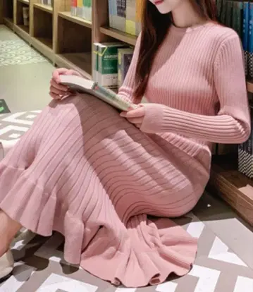 리브 편직 프릴 밑단 니트 원피스