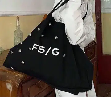 FS/G 스터드 장식 토트백