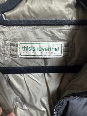 thisisneverthat 블랙 다운 자켓