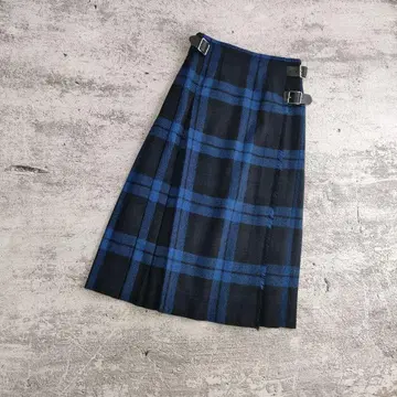 오닐 오브 더블린 x 스픽 앤 스팬 별주 랩 플리츠 스커트 파랑