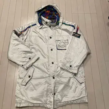 새상품급 Kappa 화이트 점퍼 후드 부착 남성용 L 속기모