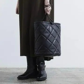 미사용 새상품 더 리라쿠스(THE RERACS) 퀼트 버킷 백