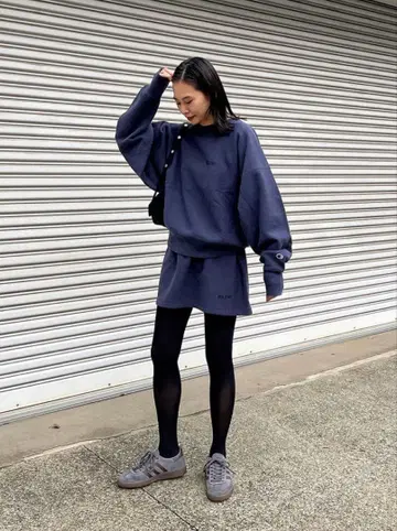 holiday 저널 스탠다드 champion 맨투맨