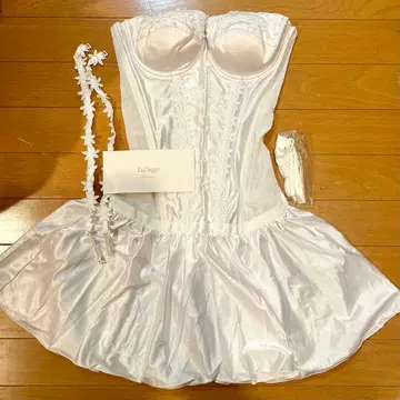 화이트 프릴 코르셋 뷔스티에 B75-75