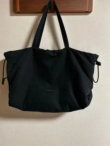 ORCIVAL 호리젠탈 개더백 블랙