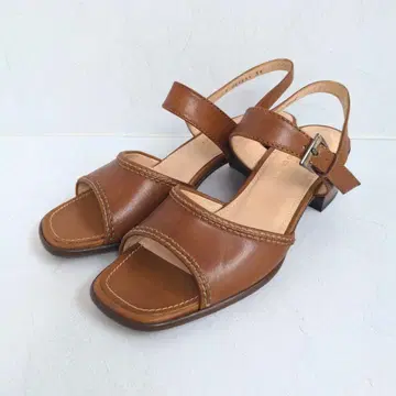 [ 새상품급 레어 ] TANINO CRISCI 브라운 가죽 샌들 24