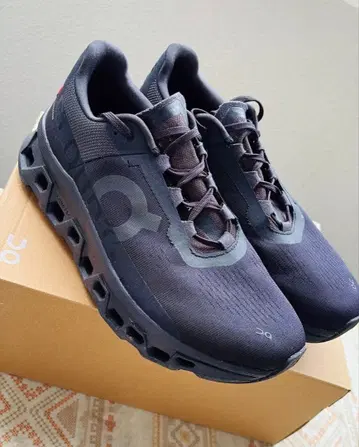 On Cloud monster 온 클라우드몬스터 스니커즈 블랙