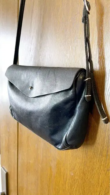 새상품급 앙카셰트 숄더백 블랙