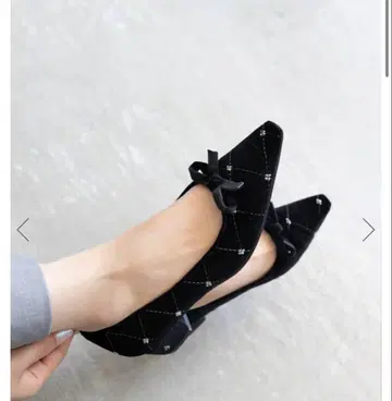 비즈 x 퀼팅 리본 로우힐 펌프스