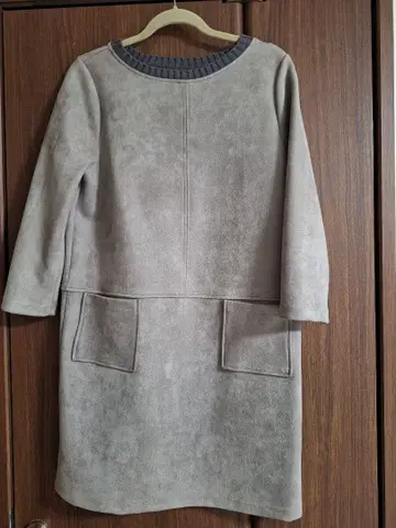 그레이 스웨이드풍 긴팔 원피스 포켓 부착