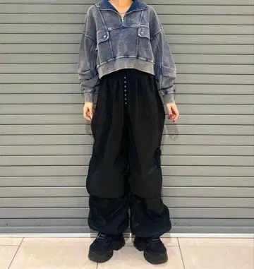 지나시스 하프 지퍼 숏 기장 풀오버 크롭 맨투맨