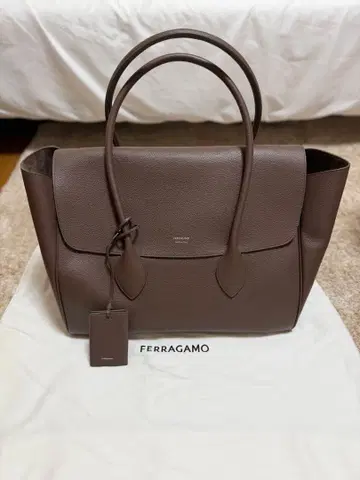 페라가모 남성용 토트백