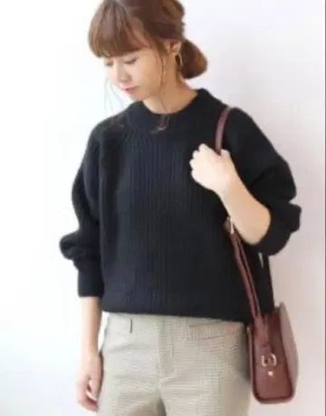 새상품 이에나 변형 돌먼 니트 블랙 슬로브 이에나