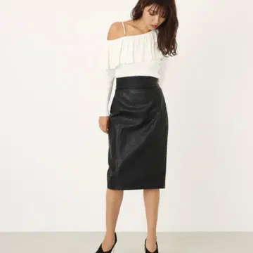 미사용 새상품 rienda 타이트 스커트 인조 가죽 블랙 블랙 리엔다