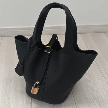 큐브 백 블랙 골드 이너 파우치 포함