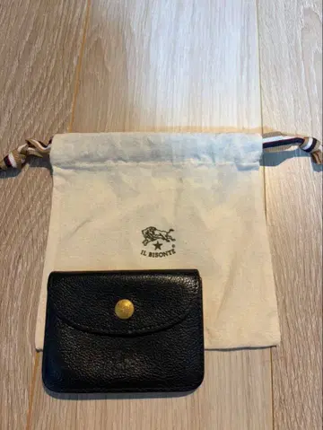 IL BISONTE 블랙 가죽 접이식 지갑