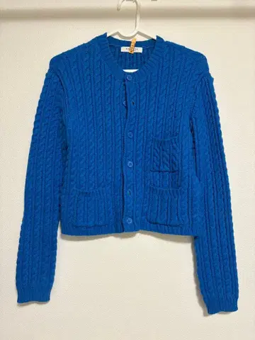 맥피 투모로우랜드 케이블 크루넥 가디건