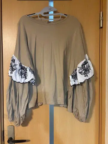 ZURI 벌룬 슬리브 상의 코튼 100%