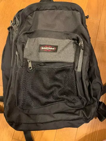 EASTPAK 블랙 백팩
